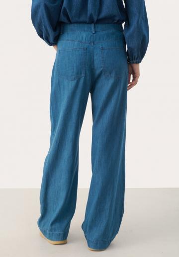 Свободные джинсы