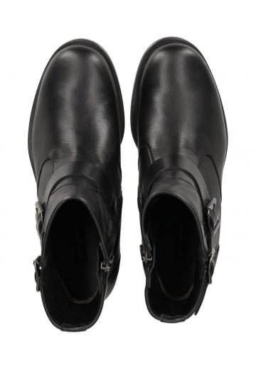 Полусапожки на высоком каблуке