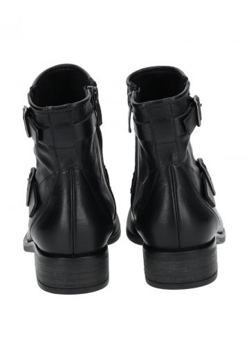 Полусапожки на высоком каблуке