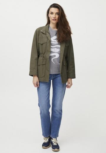 Куртка с накладнымит карманами