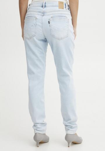 Узкие джинсы