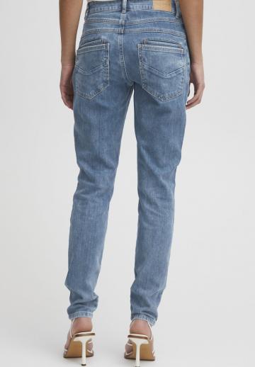 Узкие джинсы