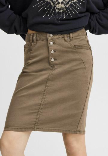 Юбка с накладными карманами