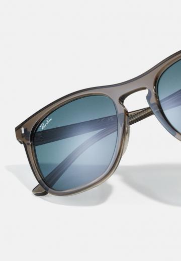 Солнечные очки