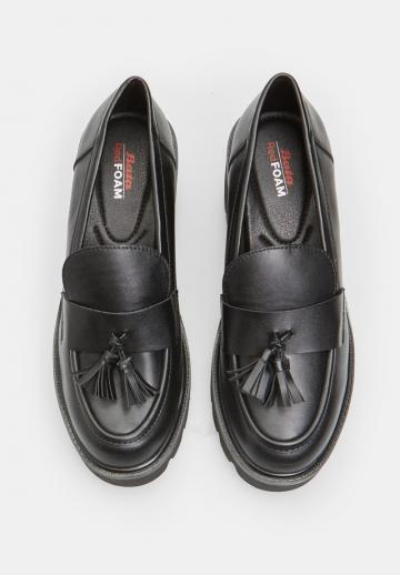 Туфли с высоким носом