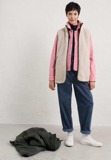 Длинный жилет