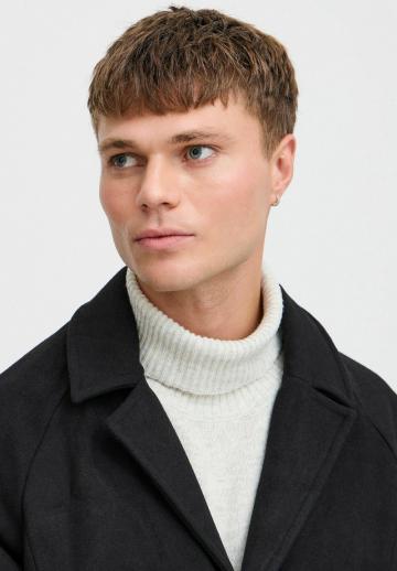 Шерстяное пальто