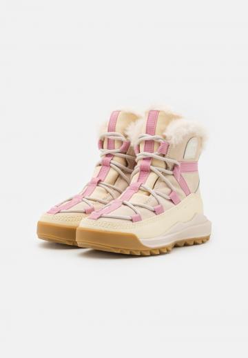 Зимние ботинки