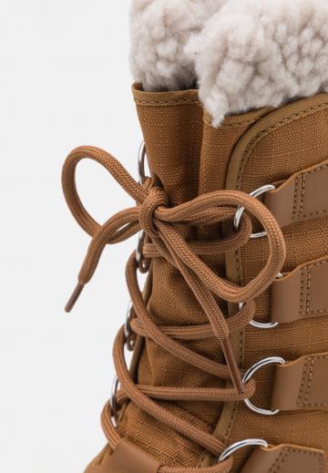 Зимние ботинки