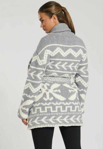 Жаккардовая вязаная кофта
