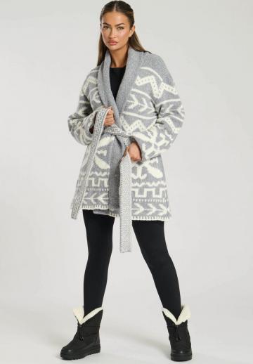 Жаккардовая вязаная кофта