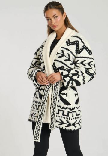 Жаккардовая вязаная кофта