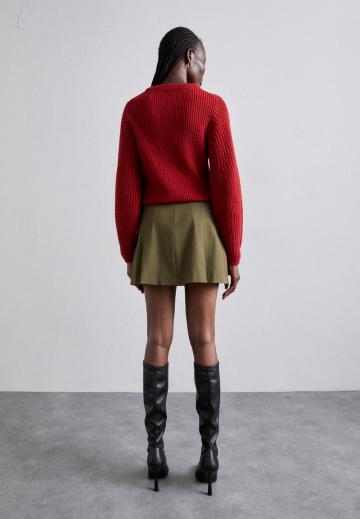 Юбка с накладными карманами