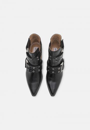 Ботинки челси