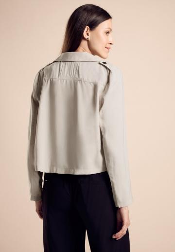 Блейзер с накладными карманами