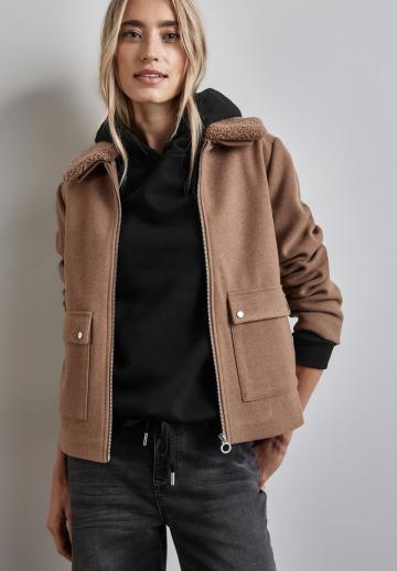 Пуловер с капюшоном