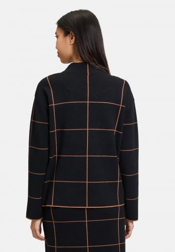 Вязаное платье