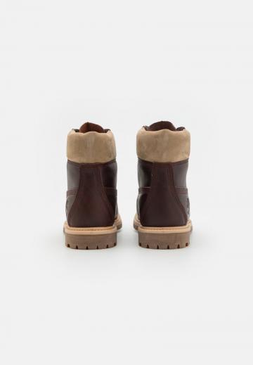 Ботинки на шнуровке