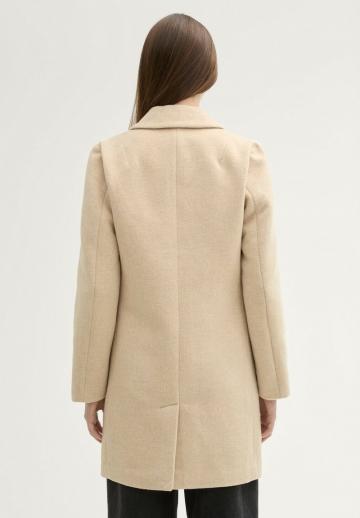 Короткое пальто