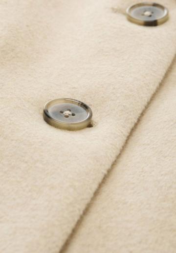 Короткое пальто