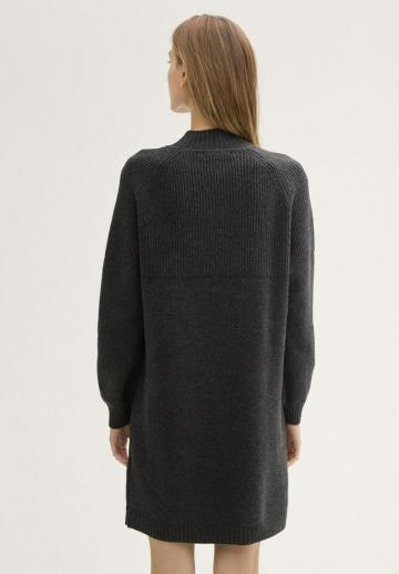 Вязаное платье