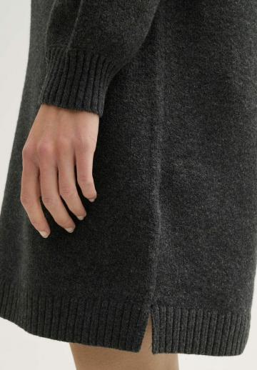 Вязаное платье