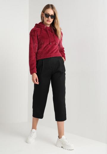 Пуловер с капюшоном