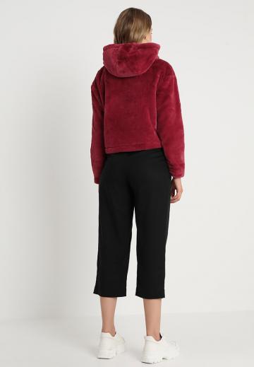 Пуловер с капюшоном