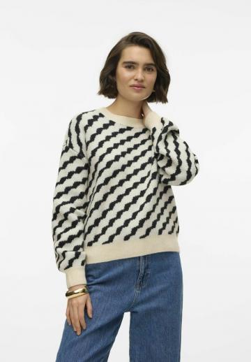 Пуловер в полоску