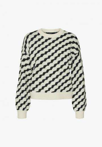 Пуловер в полоску