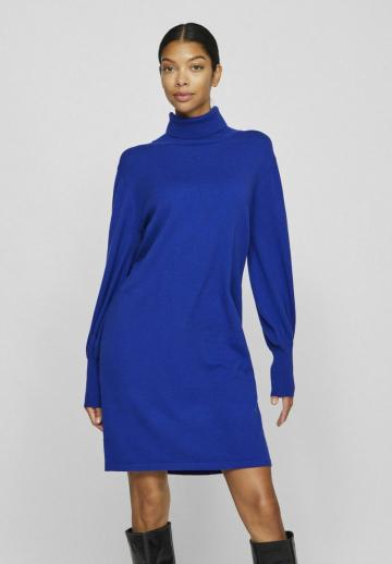 Вязаное платье