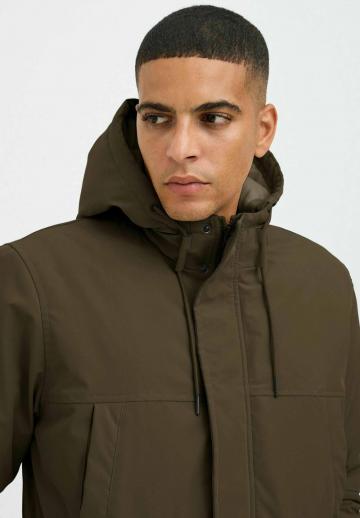 Зимняя куртка