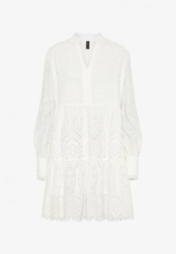 Короткое платье