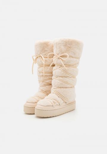 Зимние ботинки