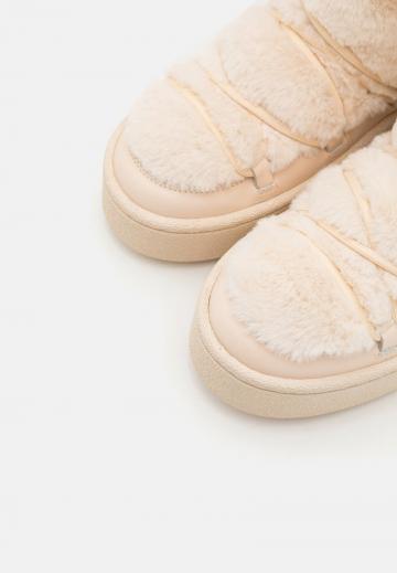 Зимние ботинки