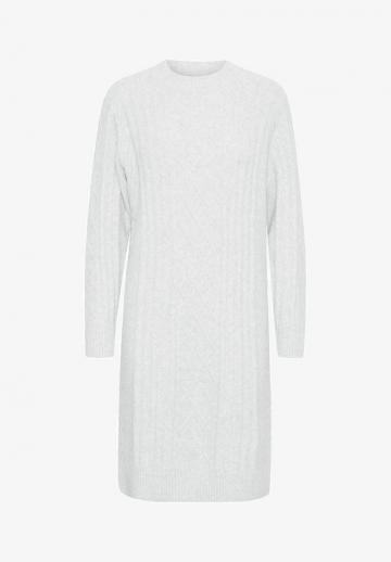 Вязаное платье