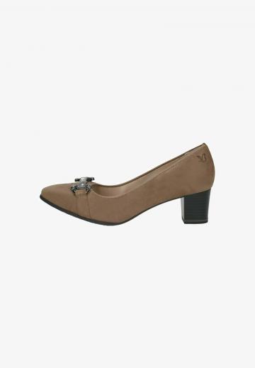 Туфли с высоким носом