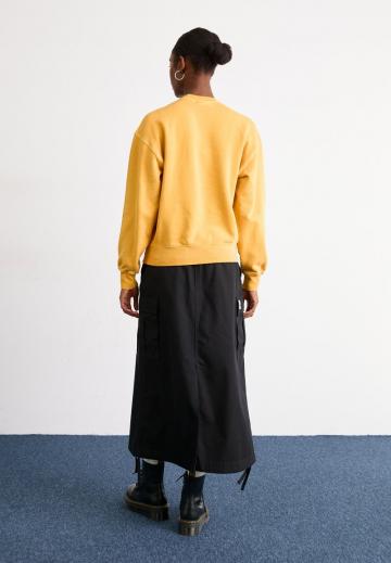 Юбка с накладными карманами