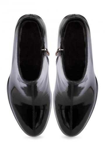 Высокие сапоги