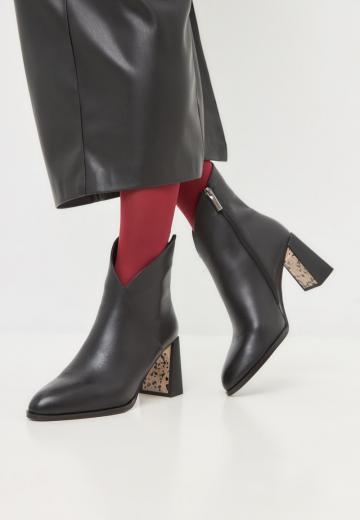 Полусапожки на высоком каблуке