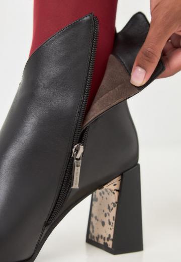 Полусапожки на высоком каблуке