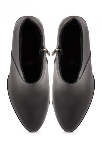 Полусапожки на высоком каблуке