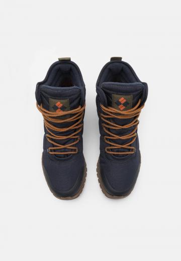 Походные ботинки