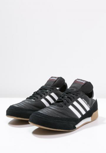 Футбольные бутсы