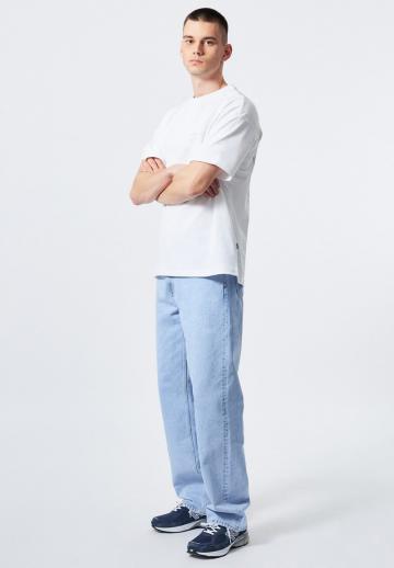 Прямые джинсы