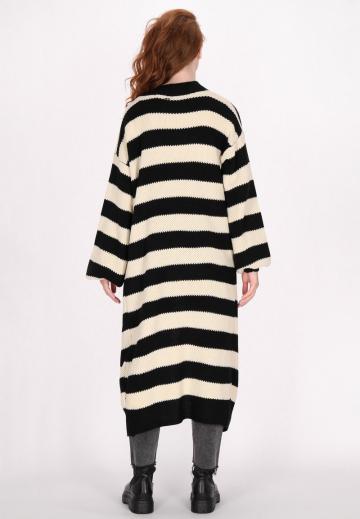 Длинный жилет