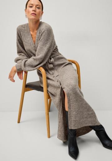 Вязаное платье