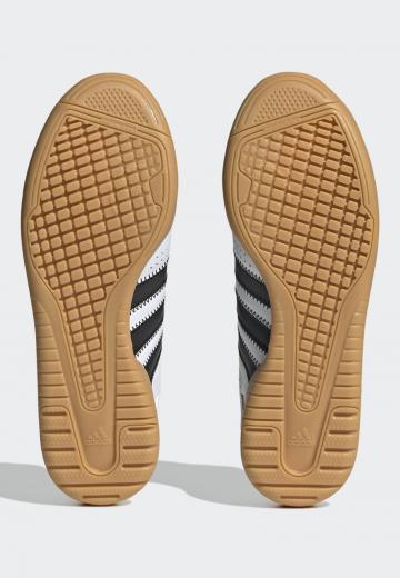 Кроссовки для зала