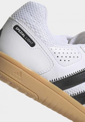 Кроссовки для зала