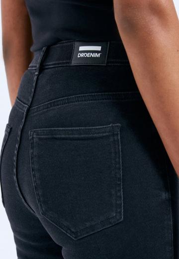 Клешеные джинсы